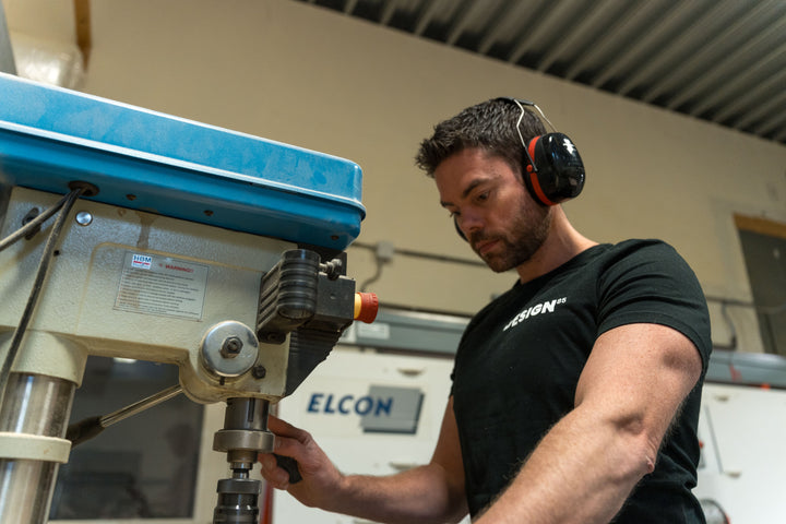 Kevin van DESIGN85 aan het werk