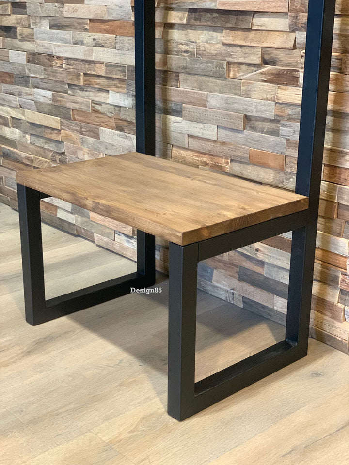 Kapstok met een bankje