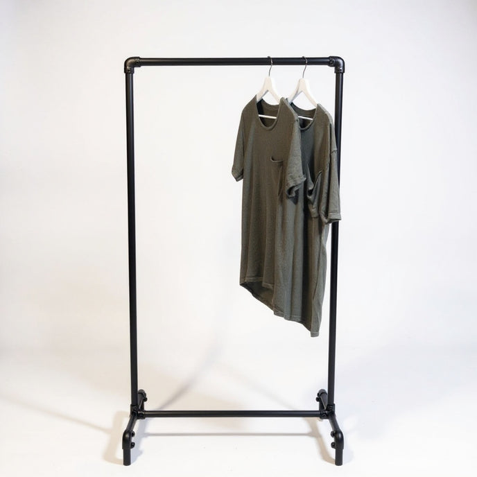 Steigerbuis kledingrek Zwart