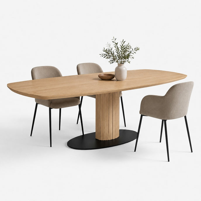 Eettafel Deens Ovaal Column in de kleur Transparent met een deens ovaal eikenhouten blad en ronde kolompoot op een zwarte stalen onderplaat.