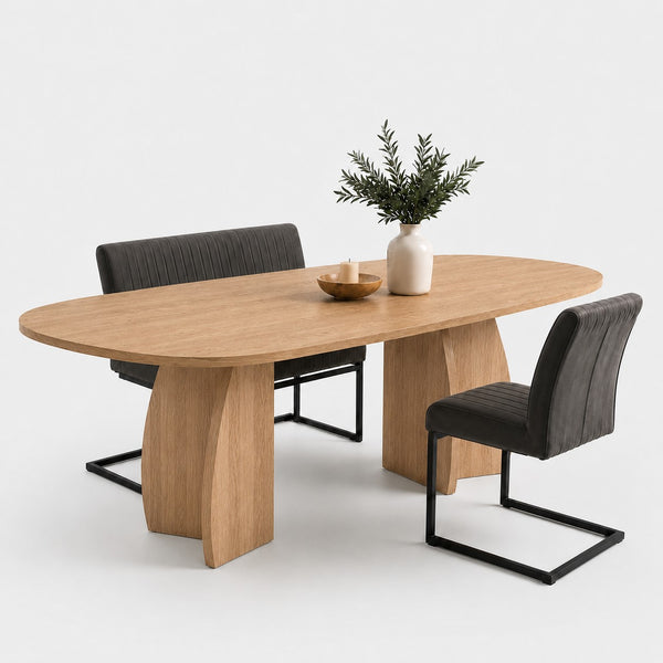 Deens ovale eettafel met dubbele designpoot in naturel eiken kleur, stijlvolle houten eettafel met organische V-poten.