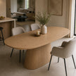 eettafel deens ovaal pivot in een keuken met 3 stoelen