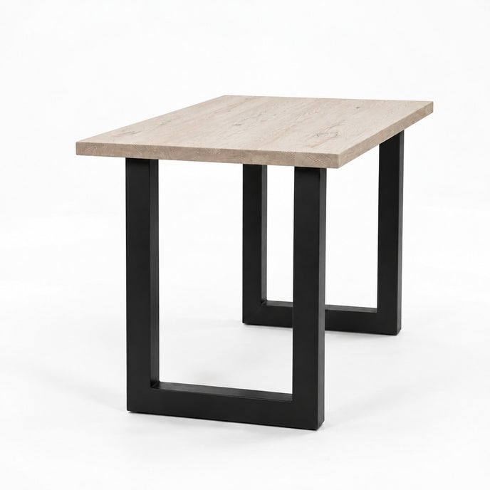 Hoge bartafel eiken white met licht afgewerkt eikenhouten blad, zichtbare houtnerf en zwarte stalen U-poten.