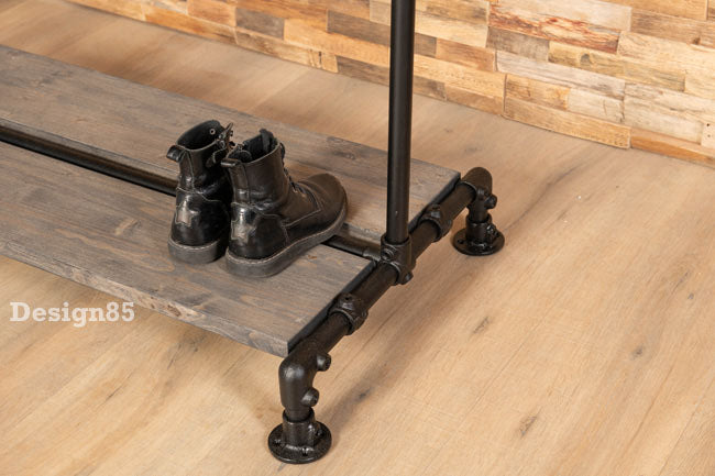 Houten Kledingrek Dynamiek