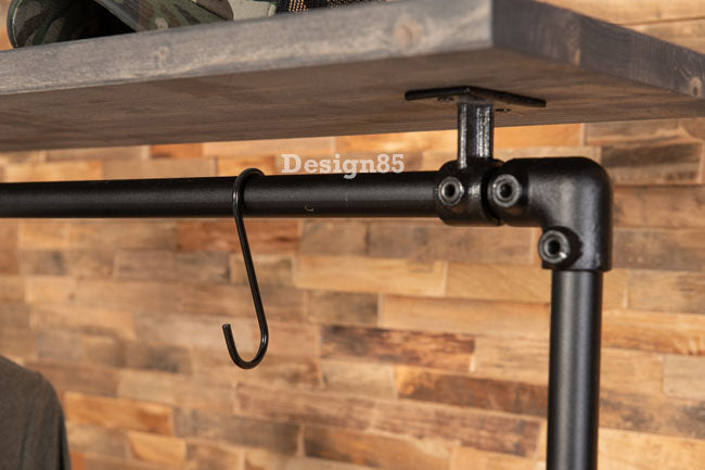 Houten Kledingrek Dynamiek