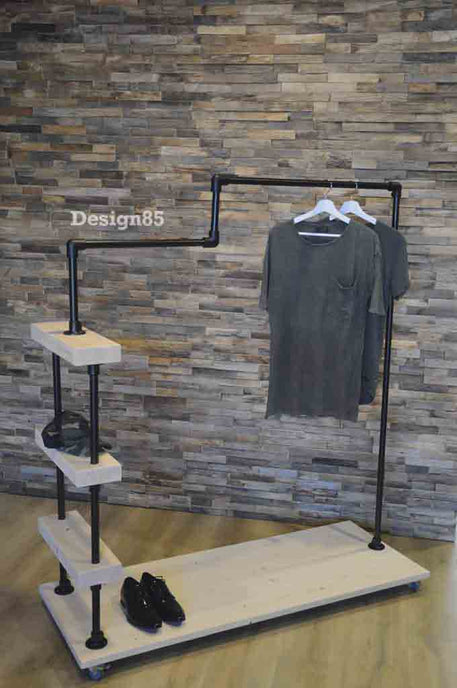 Houten Kledingrek Eigentijds