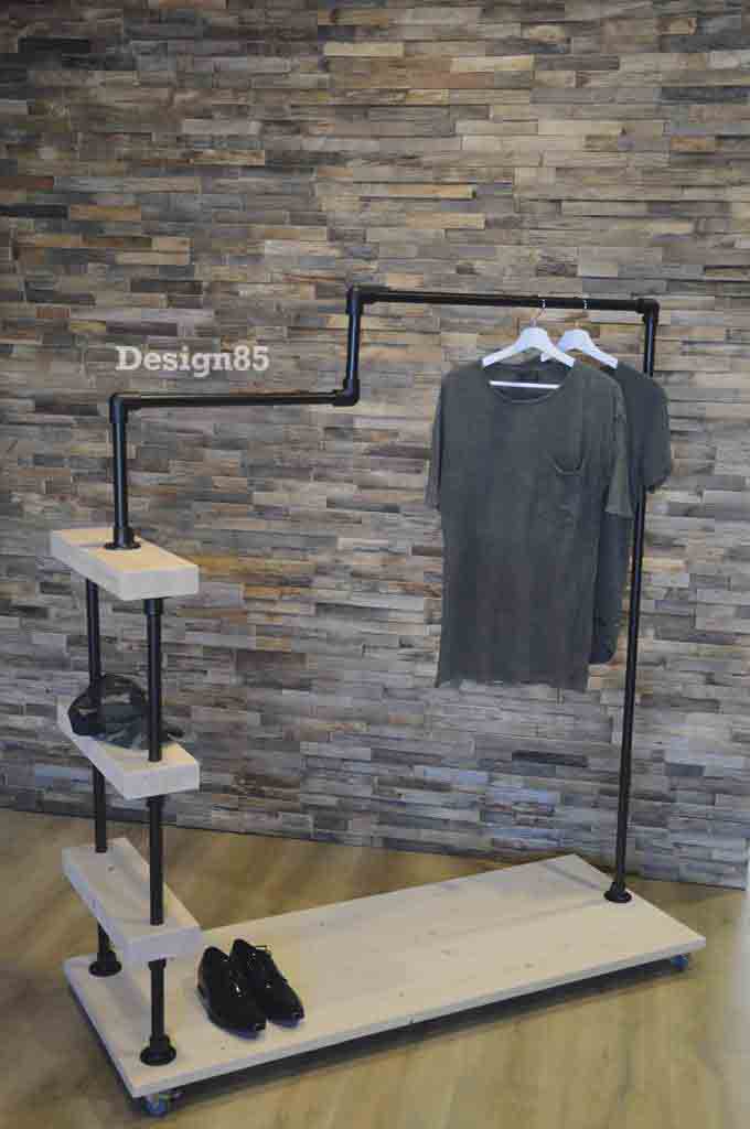 Houten Kledingrek Eigentijds