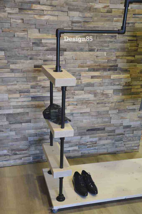 Houten Kledingrek Eigentijds