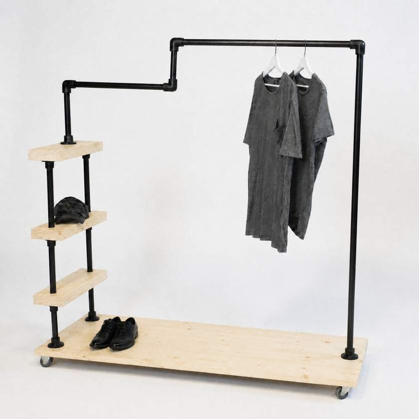 Houten kledingrek met legplanken en zwart metalen frame voor slaapkamer of winkelruimte