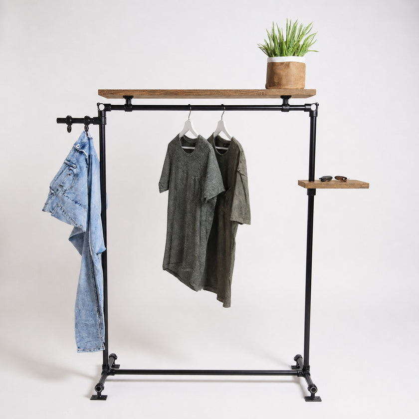 Houten kledingrek Levend van vurenhout met legplank in bruine wax en industrieel stalen frame