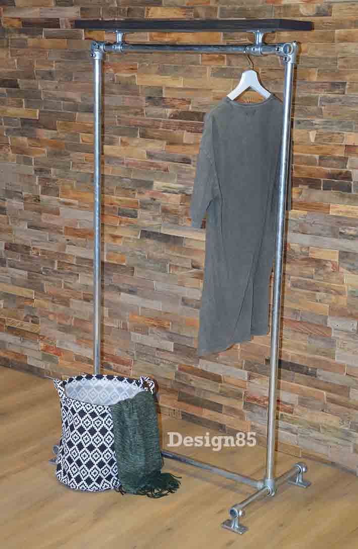 Houten kledingrek Pittig