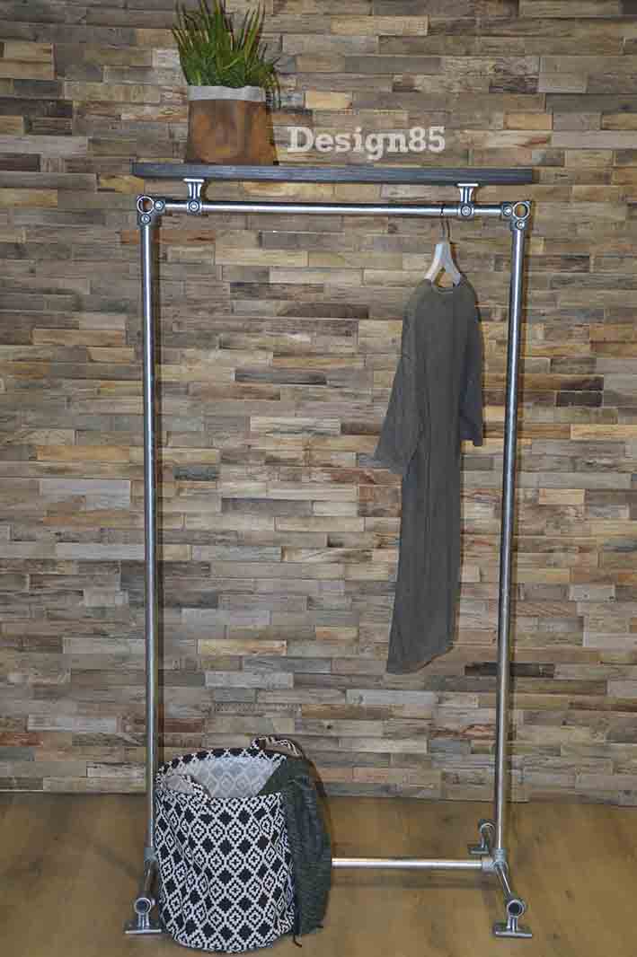 Houten kledingrek Pittig