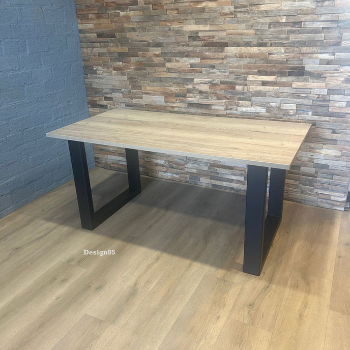 Industrieel bureau Thuis