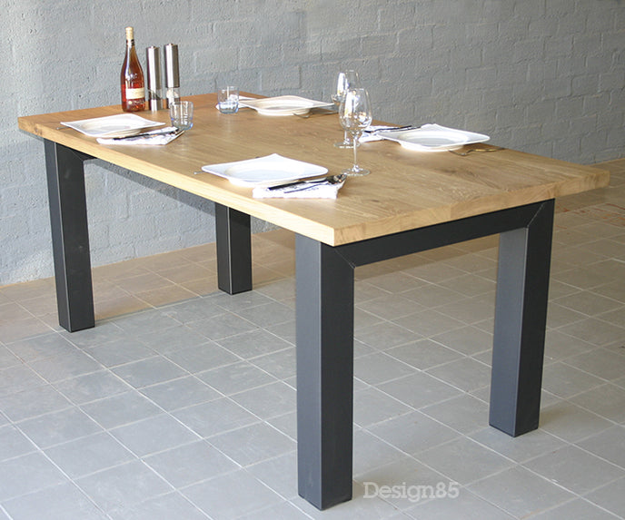 Industriële Eiken Eettafel Hagel