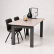 Industriële eiken eettafel Hagel white met licht eiken tafelblad en robuust metalen onderstel