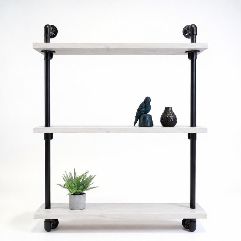 Stoere industriële kast Glasgow van steigerbuizen met lichte houten planken