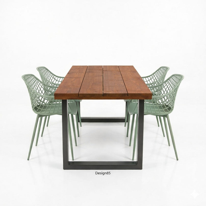 Rechthoekige industriële buitentafel met douglas houten planken en metalen onderstel