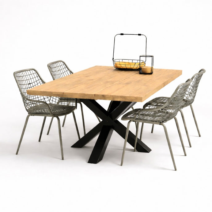 Eettafel industrieel met douglas houten blad en zwart metalen matrixpoot