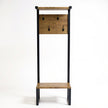 Kapstok staand modern met houten zitbank en zwarte metalen details voor de hal