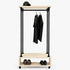 Kledingrek wielen Garderobe met onbehandeld hout, zwarte steigerbuizen, kledingstang en schoenenrek op wielen.