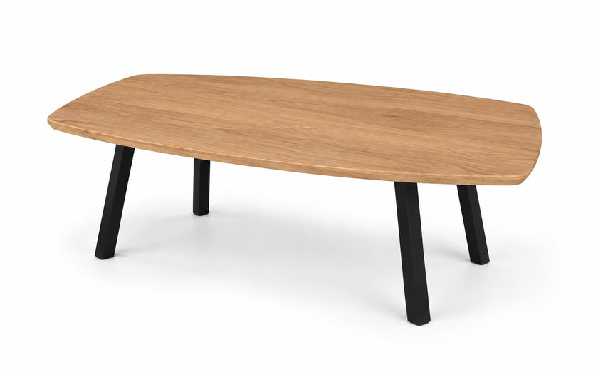 Salontafel ovaal Vince met transparant afgewerkt eikenhouten blad, Deens ovale vorm en vier zwarte stalen poten.