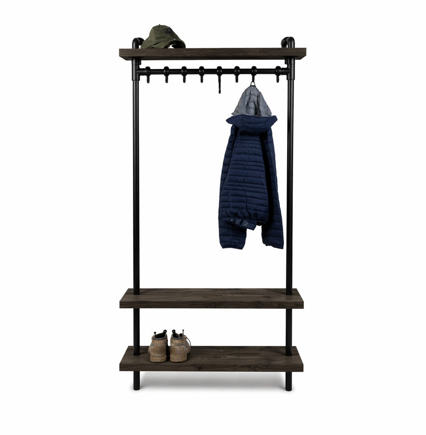 Industriële steigerbuis kapstok met zwarte metalen frame en donkere eikenhouten planken