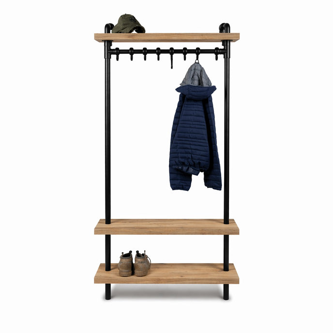 Steigerbuis garderobe met zwarte buizen, sand kleur eiken planken en witte achtergrond