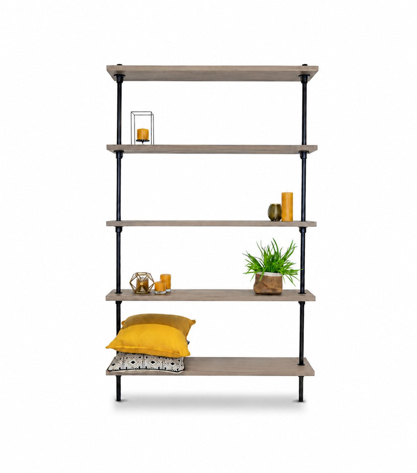 Industriële wandkast Luxe met houten leggers en zwart steigerbuis ontwerp
