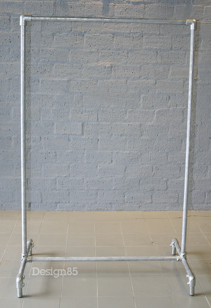 Steigerbuis Kledingrek Basic