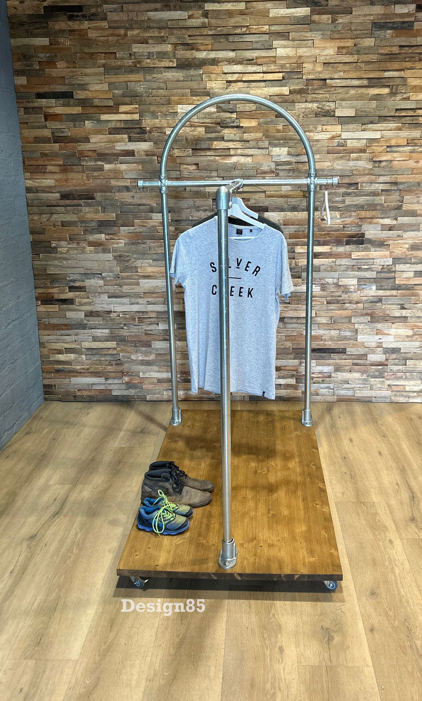 Steigerbuis kledingrek Boog