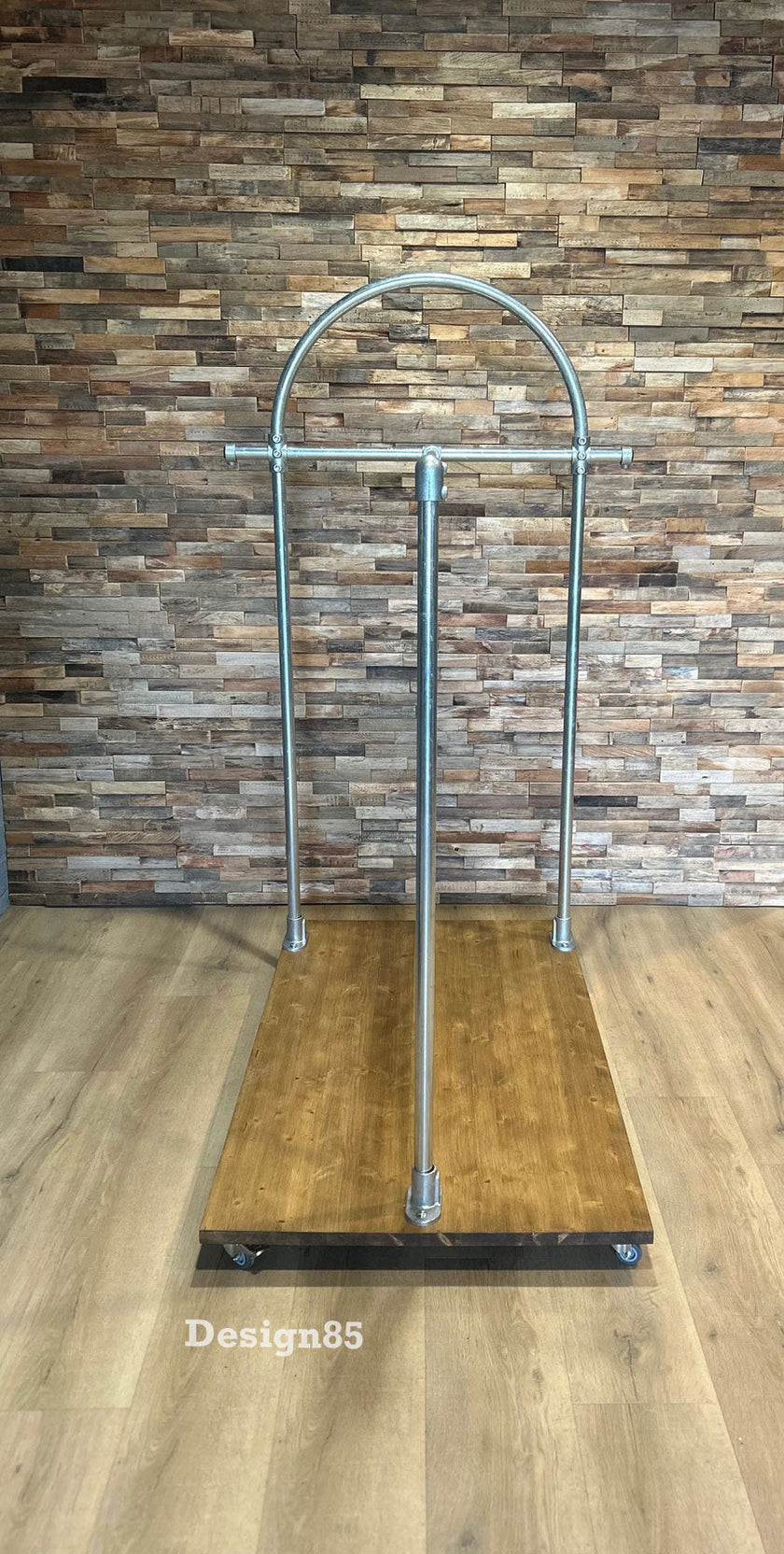 Steigerbuis kledingrek Boog