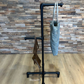 Steigerbuis Kledingrek En Tassenrek