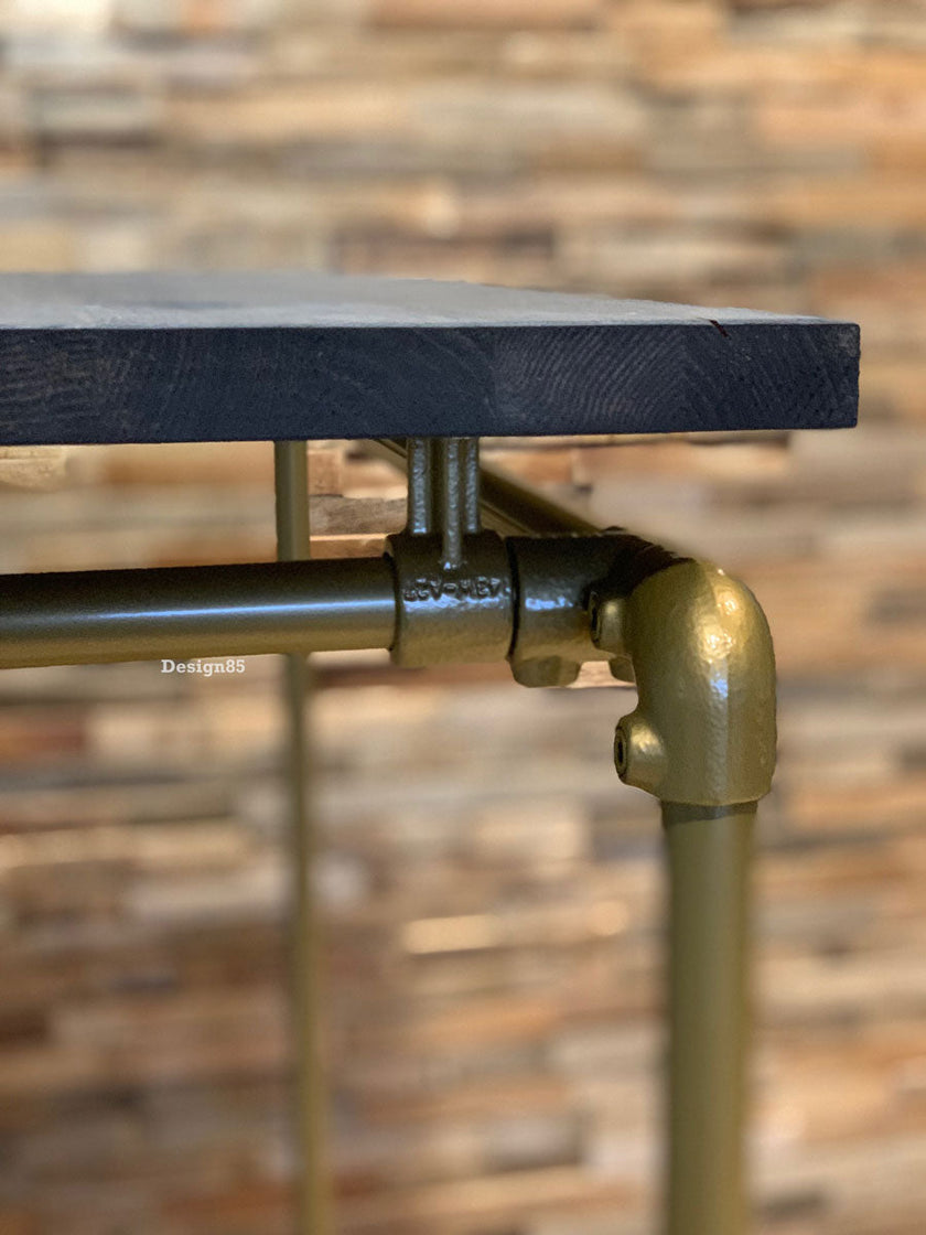 Steigerbuis kledingrek Goud