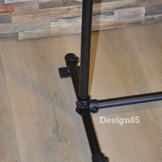 Steigerbuis kledingrek Hot