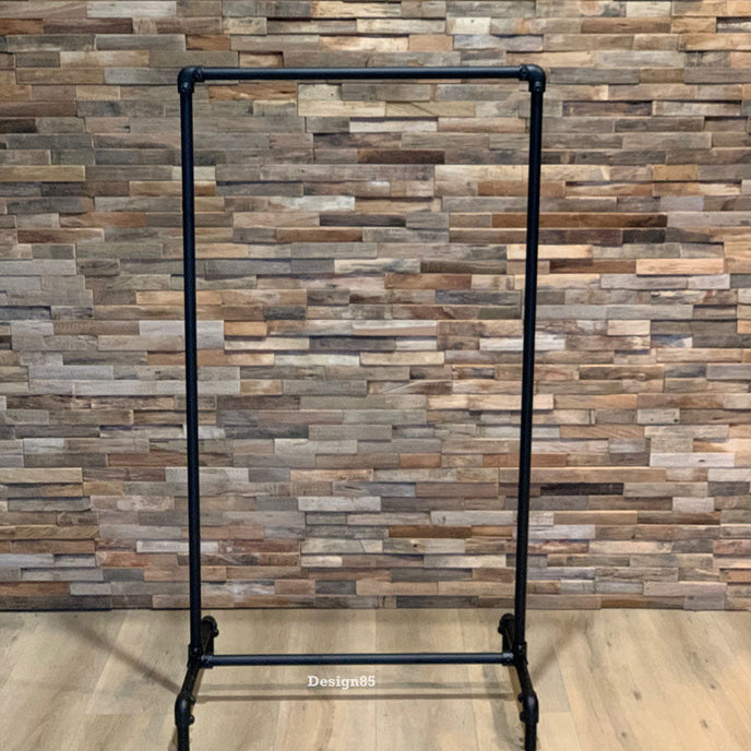 Steigerbuis kledingrek Zwart