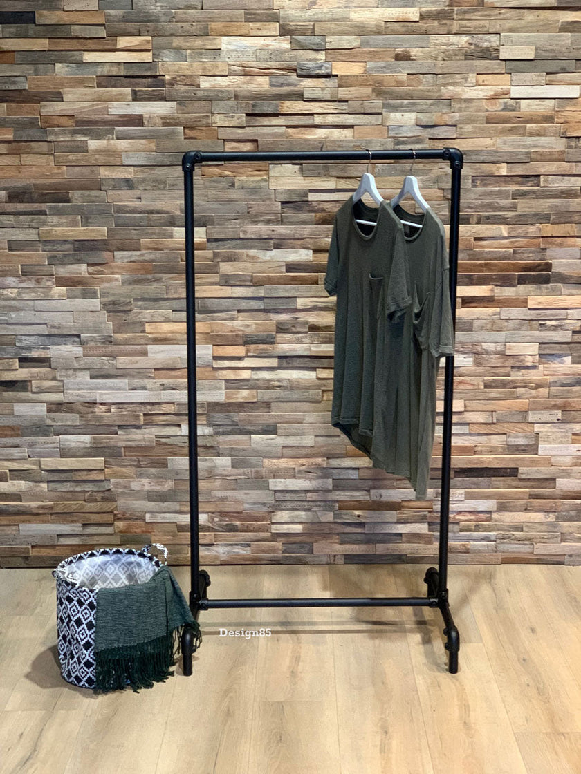 Steigerbuis kledingrek Zwart