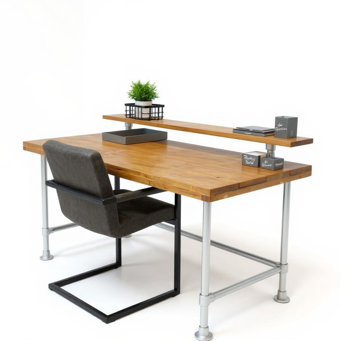 Vintage bureau knap met bruin vurenhouten blad en verhoogd schap, industrieel bureau met metalen frame