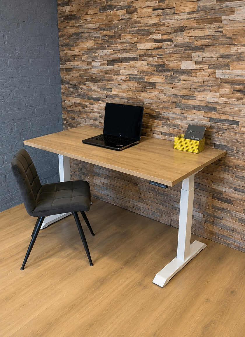 Elektrisch Zit Sta Bureau Wit met robuust eiken bureaublad en witte frame